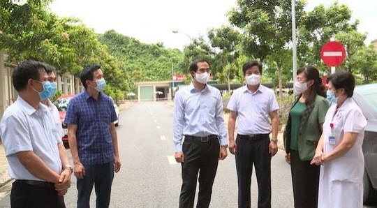 Lào Cai: Chủ tịch UBND tỉnh kiểm tra cơ sở vật chất điều trị bệnh nhân Covid-19