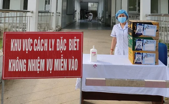Lào Cai: 2 cán bộ y tế dương tính với SARS-CoV-2 khi tham gia điều trị cho bệnh nhân mắc Covid- 19