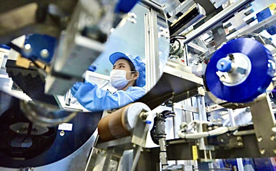 Kiểm soát dịch để sớm ổn định cuộc sống