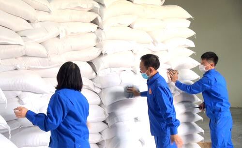 Xuất cấp gạo dự trữ hỗ trợ người dân gặp khó khăn do dịch COVID-19