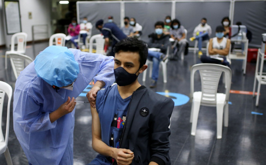 Nghiên cứu mới về hiệu quả của vắc xin Covid-19 Pfizer, AstraZeneca trước biến thể Delta