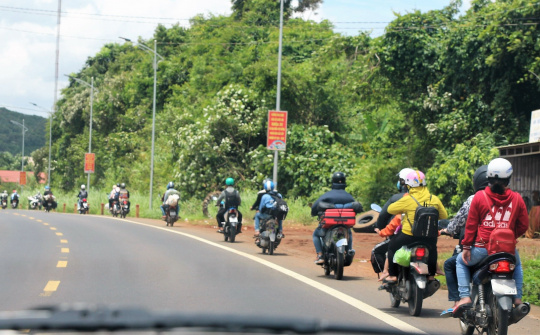 Quảng Nam: tạm dừng đón bà con từ TP HCM về quê