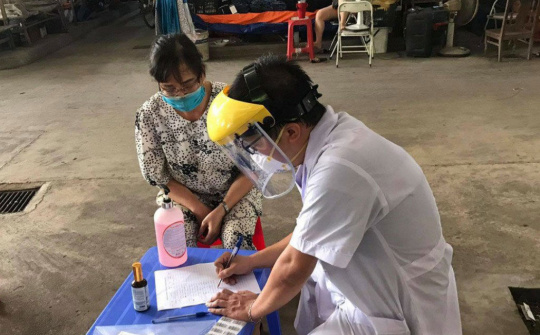 Thái Nguyên: Lấy mẫu, xét nghiệm sớm các trường hợp nguy cơ cao nhiễm COVID-19