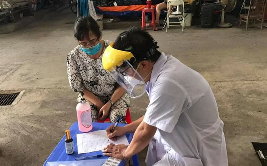 Thái Nguyên: Lấy mẫu, xét nghiệm sớm các trường hợp nguy cơ cao nhiễm COVID-19