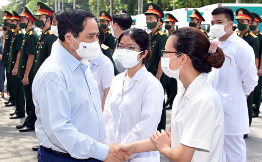 Thủ tướng Phạm Minh Chính gửi thư động viên các lực lượng tuyến đầu phòng, chống dịch COVID-19