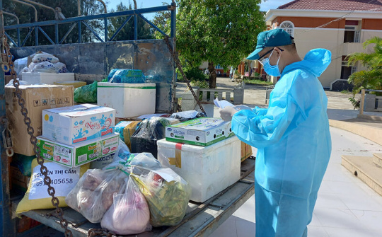 Kịp thời cung cấp hàng hóa cho người dân miền trung