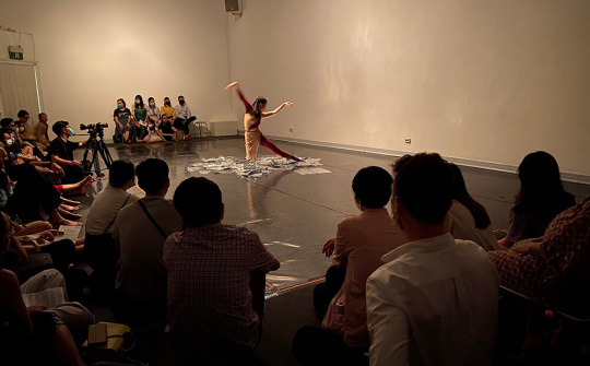 Trình chiếu trực tuyến vở múa đương đại “Tách”