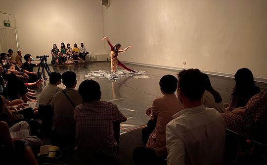 Trình chiếu trực tuyến vở múa đương đại “Tách”
