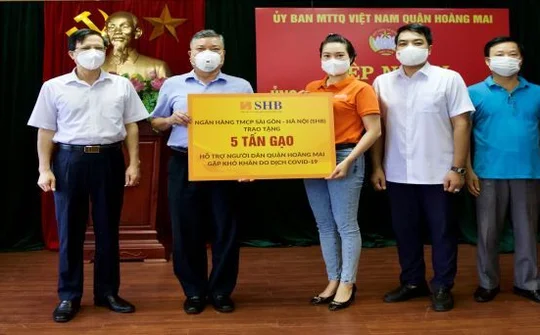 T&T Group và Ngân hàng SHB trao tặng 10 tấn gạo hỗ trợ quận Hoàng Mai, Hà Nội chống dịch