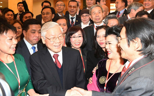 Kết luận của Bộ Chính trị về công tác người Việt Nam ở nước ngoài trong tình hình mới