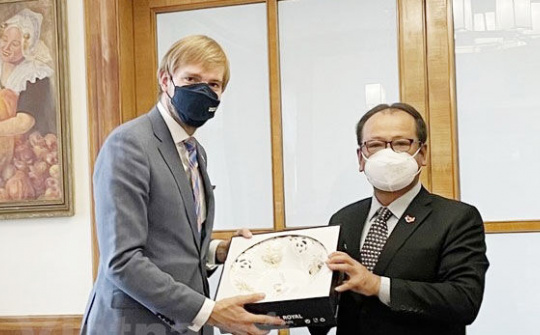 Czech tặng 250.000 liều vaccine và nhượng lại 500.000 liều cho Việt Nam