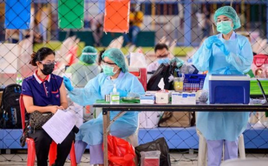 Thái Lan chuẩn bị phương án sống chung với Covid-19