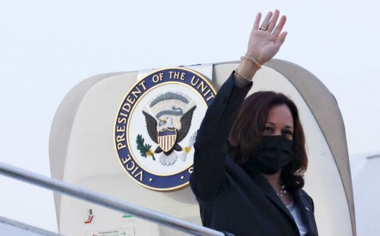 Phó Tổng thống Hoa Kỳ đến Hà Nội, bắt đầu chuyến thăm Việt Nam