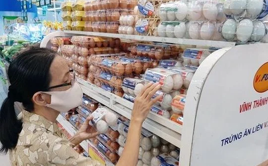 "Người nghèo mới xài nhiều trứng, tôi không đồng ý tăng giá"