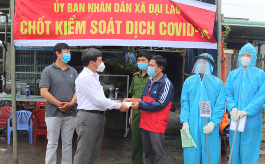 Bí thư Thành ủy Bảo Lộc thăm, động viên các lực lượng tuyến đầu chống dịch