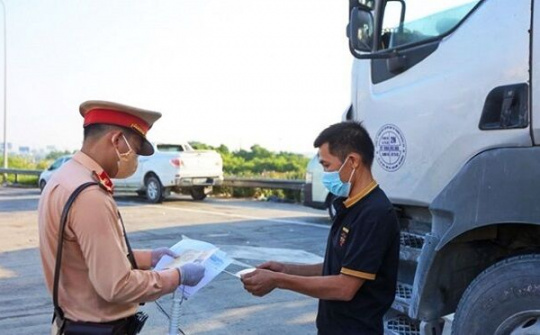 Hà Nội yêu cầu xuất trình thêm lịch trực, phân công nhiệm vụ khi ra đường