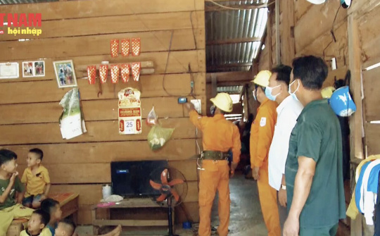 Nhiều Buôn làng vùng cao biên giới Kon Tum có điện lưới Quốc gia trước ngày Quốc khánh 2/9
