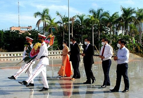 Bình Định: Dâng hương AHLS Quy Nhơn nhân dịp kỷ niệm Quốc khánh 2/9