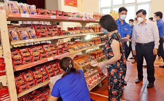 Thị xã Sơn Tây mở “Siêu thị 0 đồng – Hà Nội trái tim hồng”