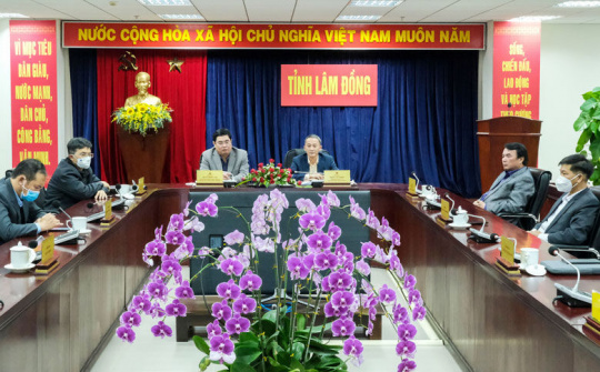 Lâm Đồng: Triển khai Chương trình ''Sóng và máy tính cho em''