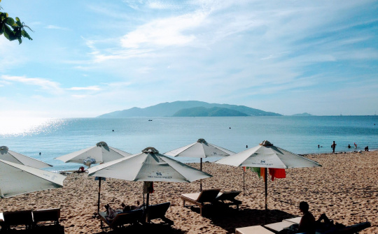 Khánh Hòa: Đã tiến hành tiêm vắc xin cho hơn 18.000 lao động trong ngành du lịch