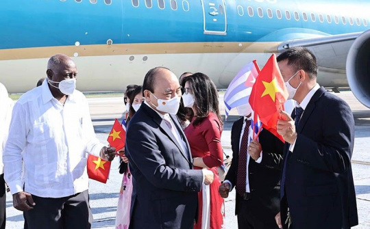 Chủ tịch nước Nguyễn Xuân Phúc tới La Habana, bắt đầu thăm chính thức Cuba