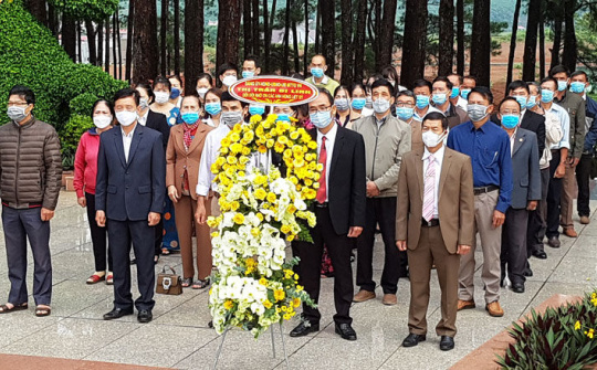 Lâm Đồng: Tri ân Anh hùng Liệt sĩ nhân dịp Kỷ niệm 40 năm ngày thành lập thị trấn Di Linh