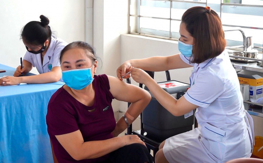 Thành phố Cẩm Phả: Triển khai chiến dịch tiêm vắc-xin COVID – 19 toàn dân