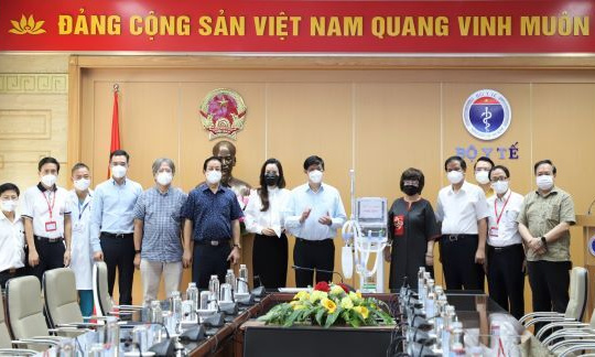 Tập đoàn TH trao tặng ngành y 34 máy thở, chung tay vì sức khỏe cộng đồng