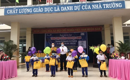 Gia Lai: Trung thu tiếp bước cùng các cháu đến trường
