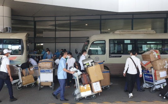 Thanh Hóa đón đoàn tình nguyện cán bộ y tế trở về từ tâm dịch TP Hồ Chí Minh