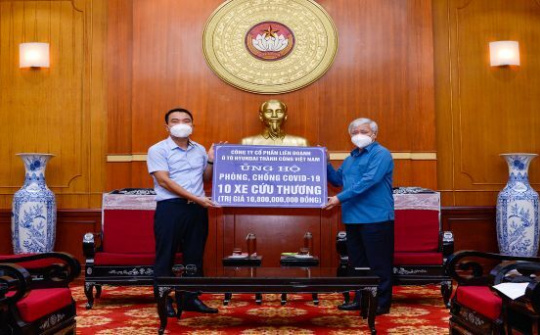 Liên doanh Ô tô Hyundai Thành Công trao tặng 10 xe Solati cứu thương 