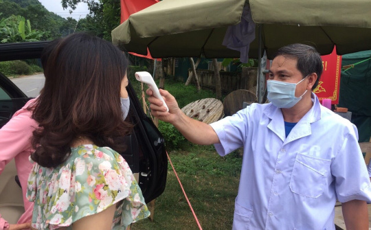 Trung tâm Y tế huyện Quan Sơn: Nỗ lực kiểm soát dịch bệnh trong tình hình mới