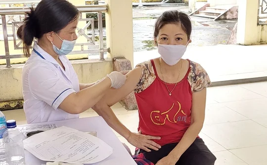 Nam Định: Huyện Vụ Bản làm tốt công tác tiêm vắc xin phòng covid-19 cho nhân dân