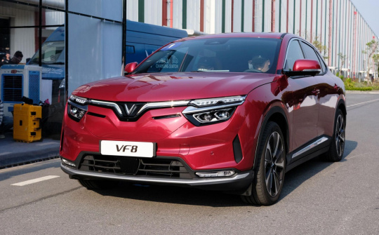 Tháng 11/2022, VinFast bàn giao 594 xe ô tô điện