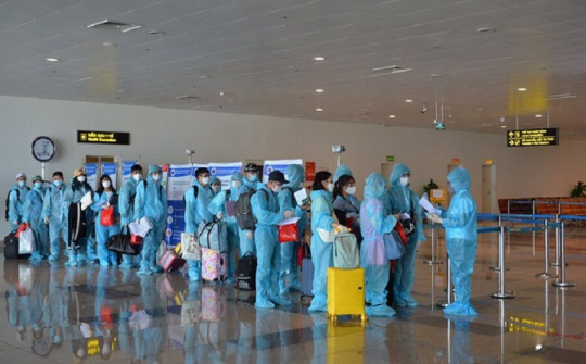 305 hành khách đi chung các chuyến bay có người nhiễm Omicron đều âm tính