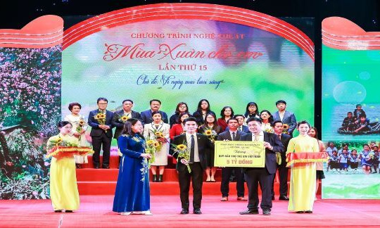 Chia sẻ yêu thương: SHB tiếp tục hỗ trợ trẻ em có hoàn cảnh khó khăn trên cả nước