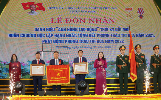 Huyện Kim Bảng: Đón nhận danh hiệu “Anh hùng Lao động” thời kỳ đổi mới và Huân chương Độc lập hạng Nhất