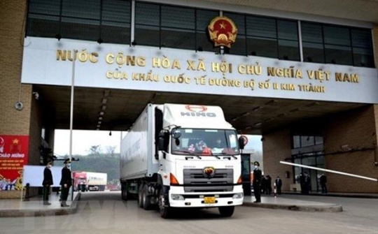 Cửa khẩu quốc tế Lào Cai nhộn nhịp trở lại