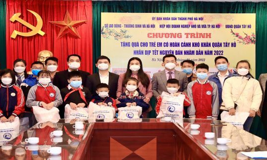 T&T Group trao quà cho trẻ em khó khăn tại Hà Nội