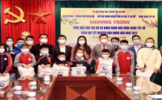 T&T Group trao quà cho trẻ em khó khăn tại Hà Nội