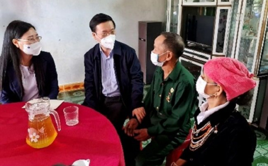 Thường trực Ban Bí thư  Võ Văn Thưởng chúc tết, tặng quà gia đình chính sách, hộ nghèo huyện Minh Long