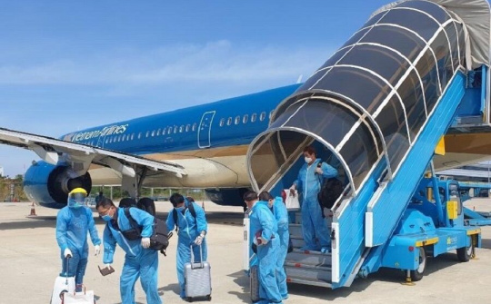 Khách nhập cảnh Việt Nam phải có giấy xét nghiệm RT-PCR âm tính trong 72 giờ