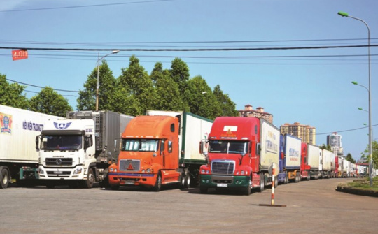 Lào Cai thông báo tạm dừng nhận xe chở hoa quả tươi đến cửa khẩu