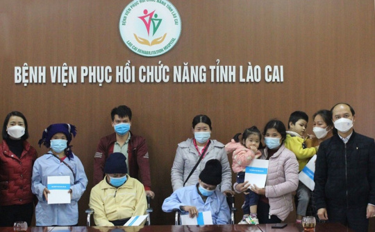 Lào Cai: Mang Tết ấm đến với người nghèo