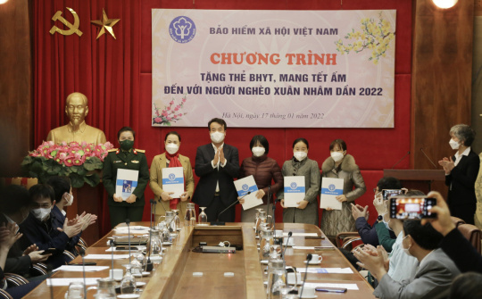 BHXH Việt Nam mang Tết đến với người nghèo Xuân Nhâm Dần 2022