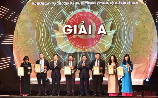 Trao Giải báo chí toàn quốc về xây dựng Đảng (Búa liềm vàng) lần thứ VI