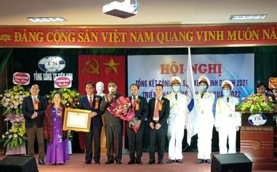 Tổng công ty Tiên Sơn Thanh Hoá đón nhận Huân chương Lao động hạng Nhất