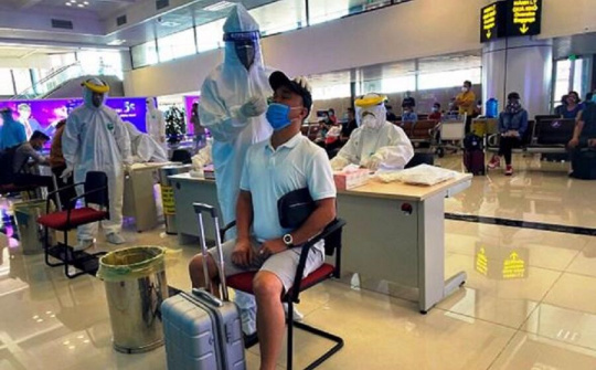 Chỉ hành khách đi máy bay từ vùng đỏ mới phải xét nghiệm Covid-19
