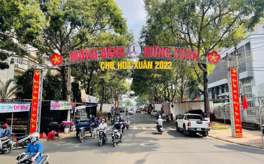 Chợ hoa xuân Buôn Ma Thuột những ngày giáp Tết Nhâm Dần